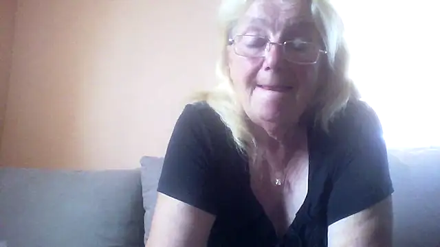 AmyLove353 live
