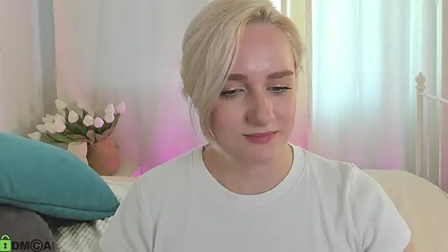 Chloe-Deccer live