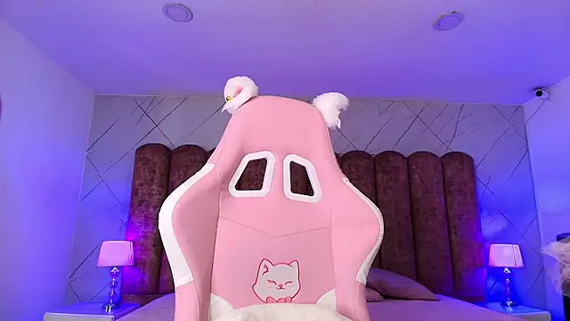 Victoria_Adams14 live