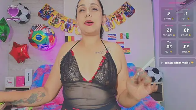 Nyra_Queen live