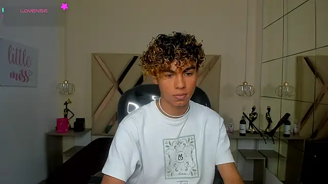 Anyelo_Twink live