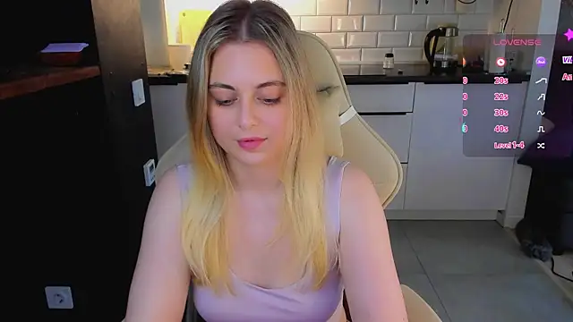 blonde_kellyy live