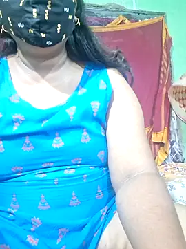 Curvy_Twinkle live