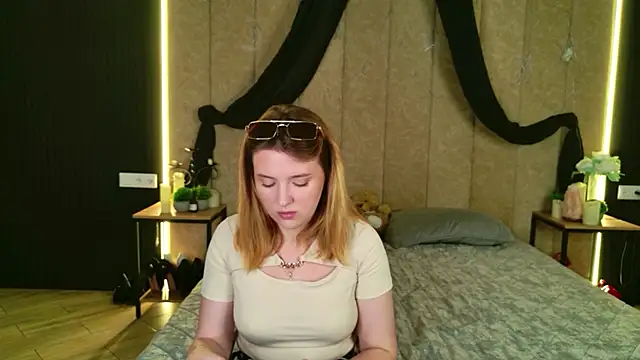Laura_Stellar live