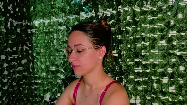 Nicole_Bliss live