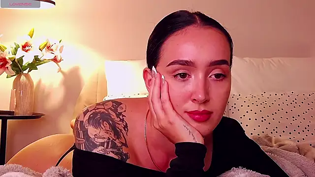 KimKhallifa live