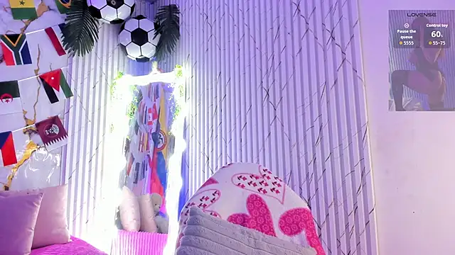 Naomy_tay1 live