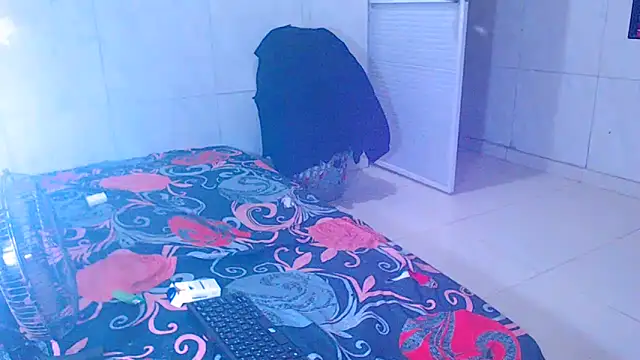 Triogirlhorny_ live