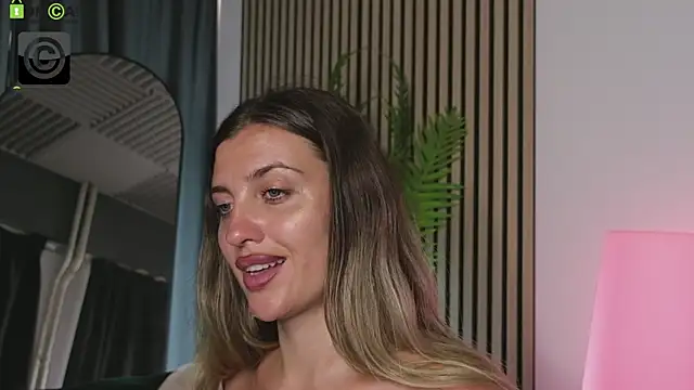 Ema_Reese live