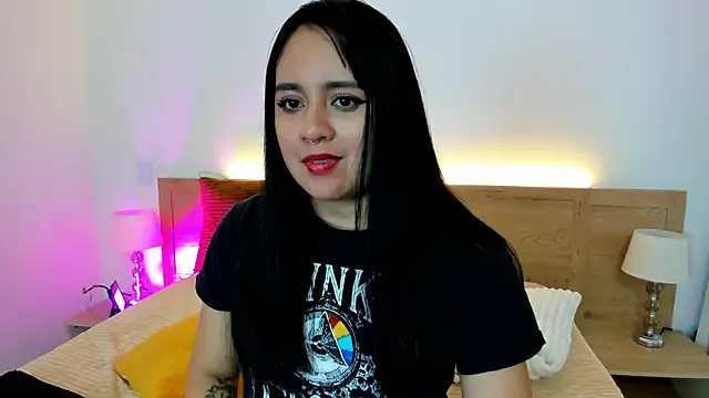 Miaa_Velvet_ live