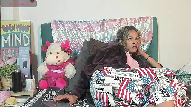 StefanyMiler live