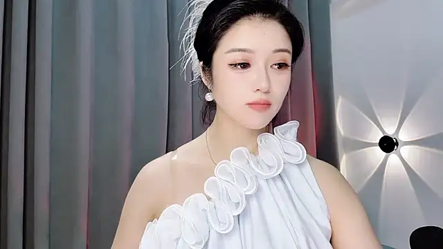 Momo-Wow live