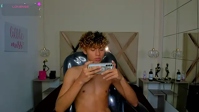 Anyelo_Twink live