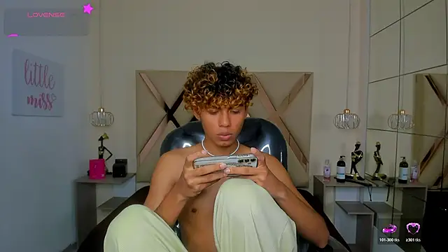Anyelo_Twink live