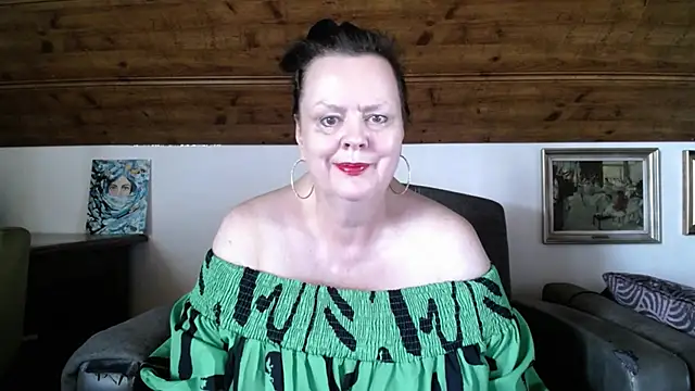 TiffanyMature live