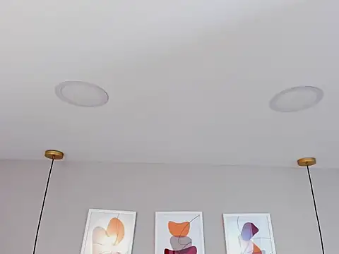 Zoey_kiss_ live
