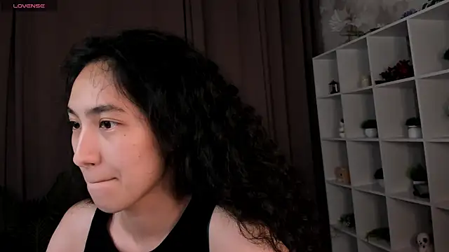 FlirtyAura live