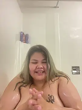 BiggtittiesX live