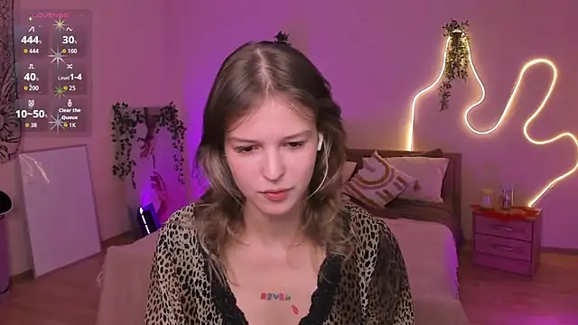 Lisa_Blossom live