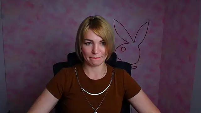 CuttieEmma live