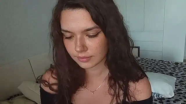 Vicki_queen live