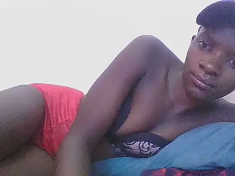 ebonypetite2 live