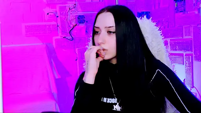 MonicaLowes live