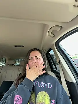 BrunetteNymph live