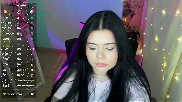 Mona_Esty live