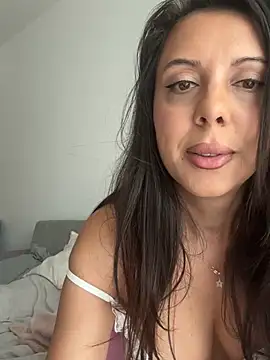 IzyDiamond live