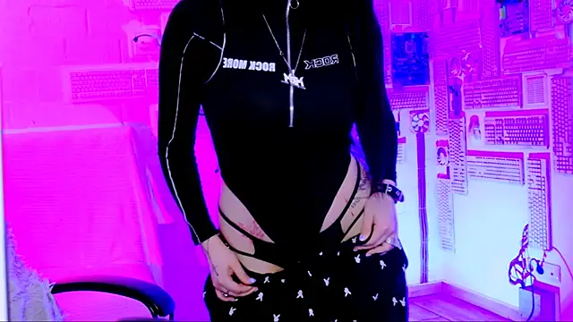 MonicaLowes live