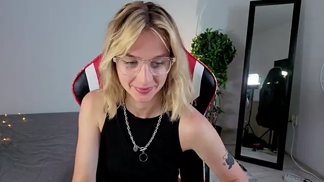 NoraMoreau live