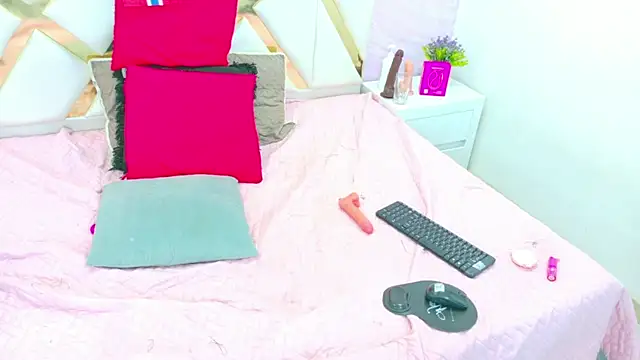 Sarah_blakee_ live