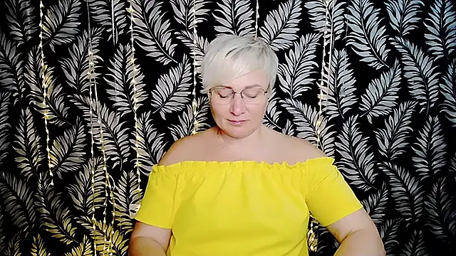 Olivia_playful live
