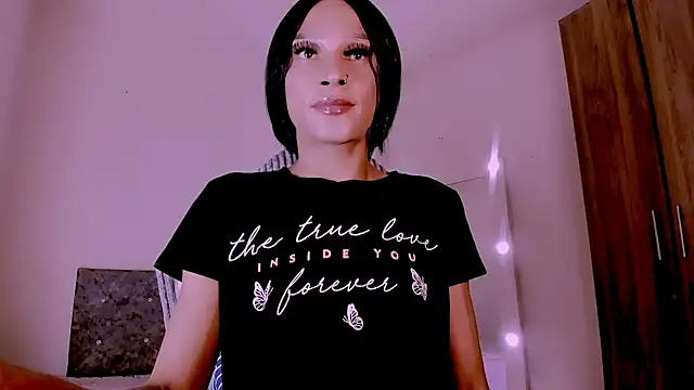 carolinemiller7 live