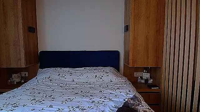 Mindblowing_Woman live