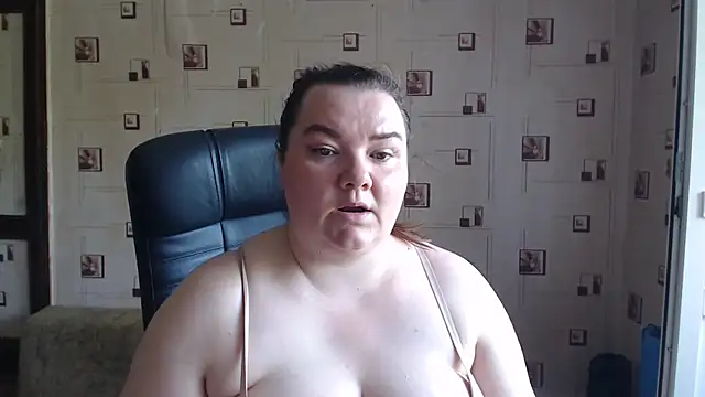 TasyaBigTTs live