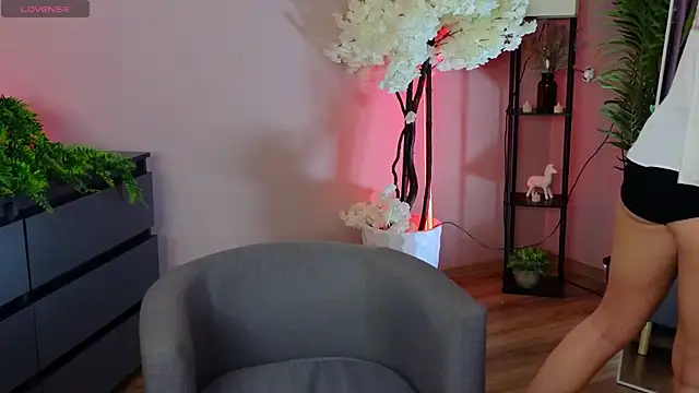 Lusty_Lagoon live