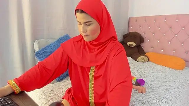 AishaAmin_ live