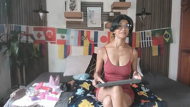 Evaa_campbell live