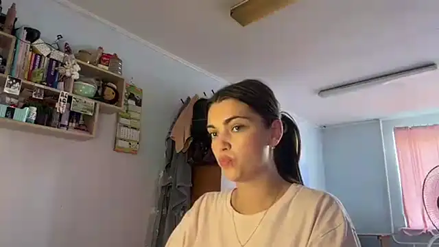 Ameliamali live
