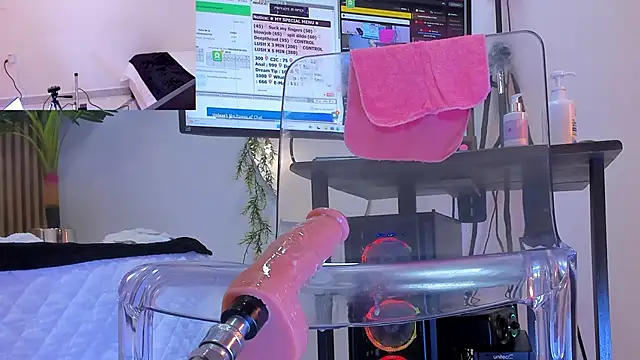 Lily_Cole27 live