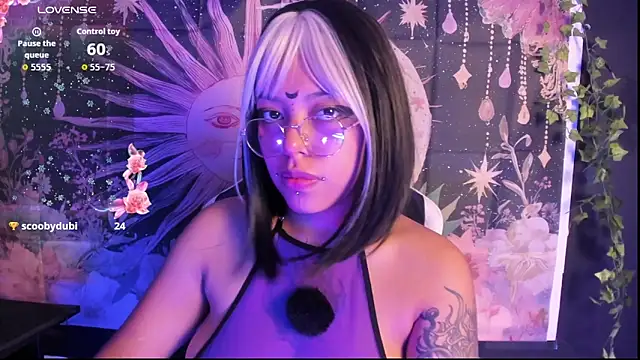 Layra_66 live