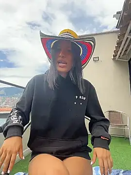 Valentinabaker live