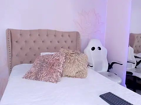 EmilySanchezz live