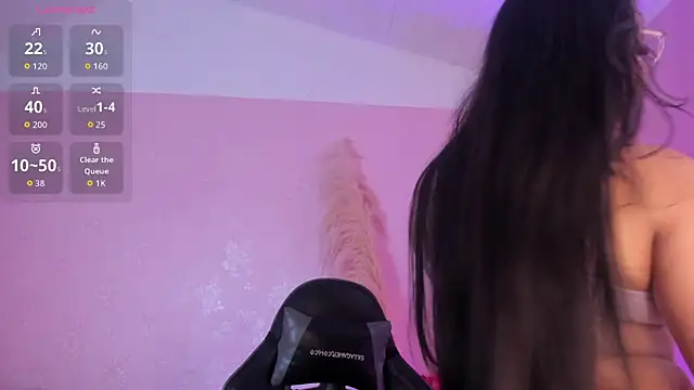 Emily_Roussee live