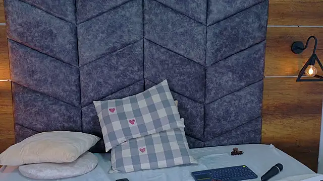 AnnieRouse__ live