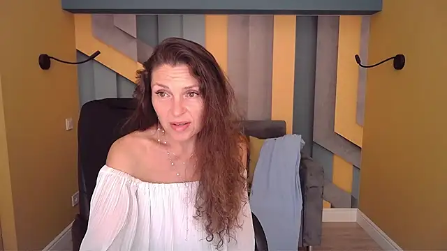 EllaLong live