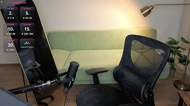 Naomi_Velvet live