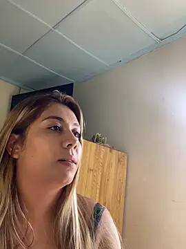 _BellaSmith_ live